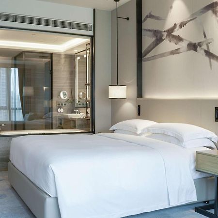 Doubletree By Hilton Hotel Shenzhen Longhua, Near Huawei, Foxcnn, Shenzhen North Railway, Uniwalk & Uniworld Shopping Mall, Sam'S Club Екстер'єр фото