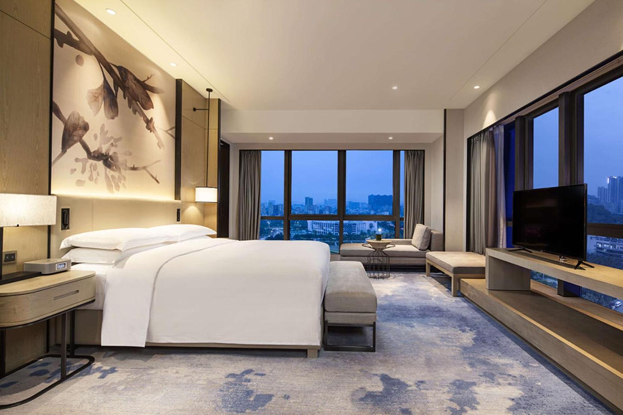 Doubletree By Hilton Hotel Shenzhen Longhua, Near Huawei, Foxcnn, Shenzhen North Railway, Uniwalk & Uniworld Shopping Mall, Sam'S Club Екстер'єр фото